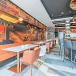 Atour Light Hotel Shanghai Xinjiangwancheng Fudan University
